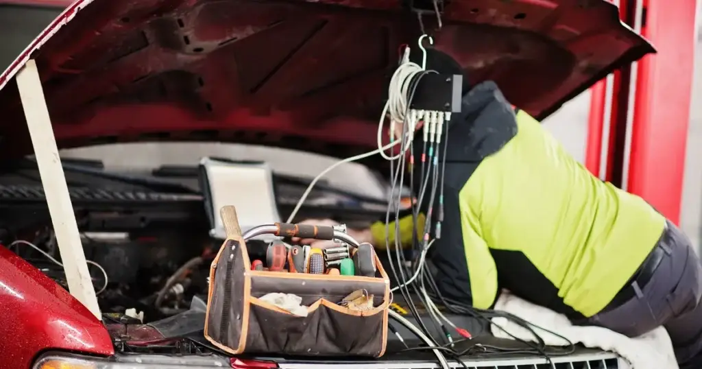 bhp ryzyko zawodowe elektromechanik pojazdów samochodowych