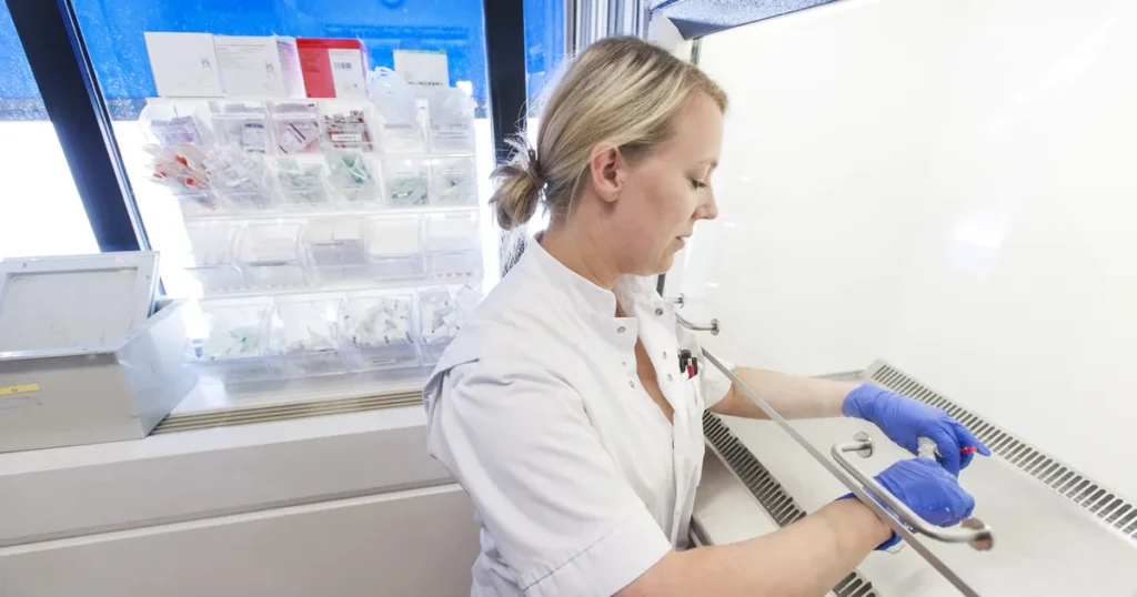 bhp ryzyko zawodowe farmaceuta szpitalny