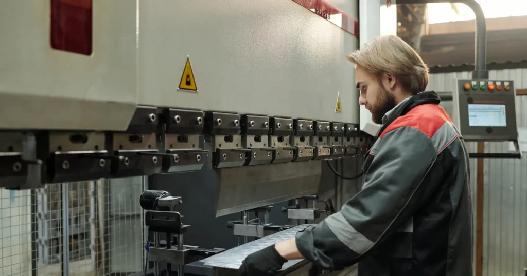 bhp ryzyko zawodowe operator giętarki