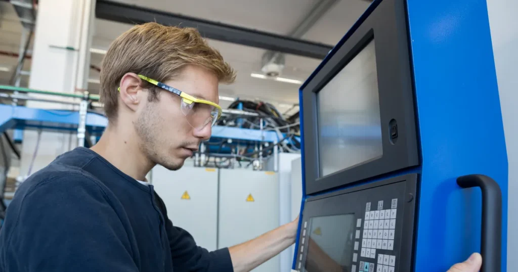 bhp ryzyko zawodowe programista cnc